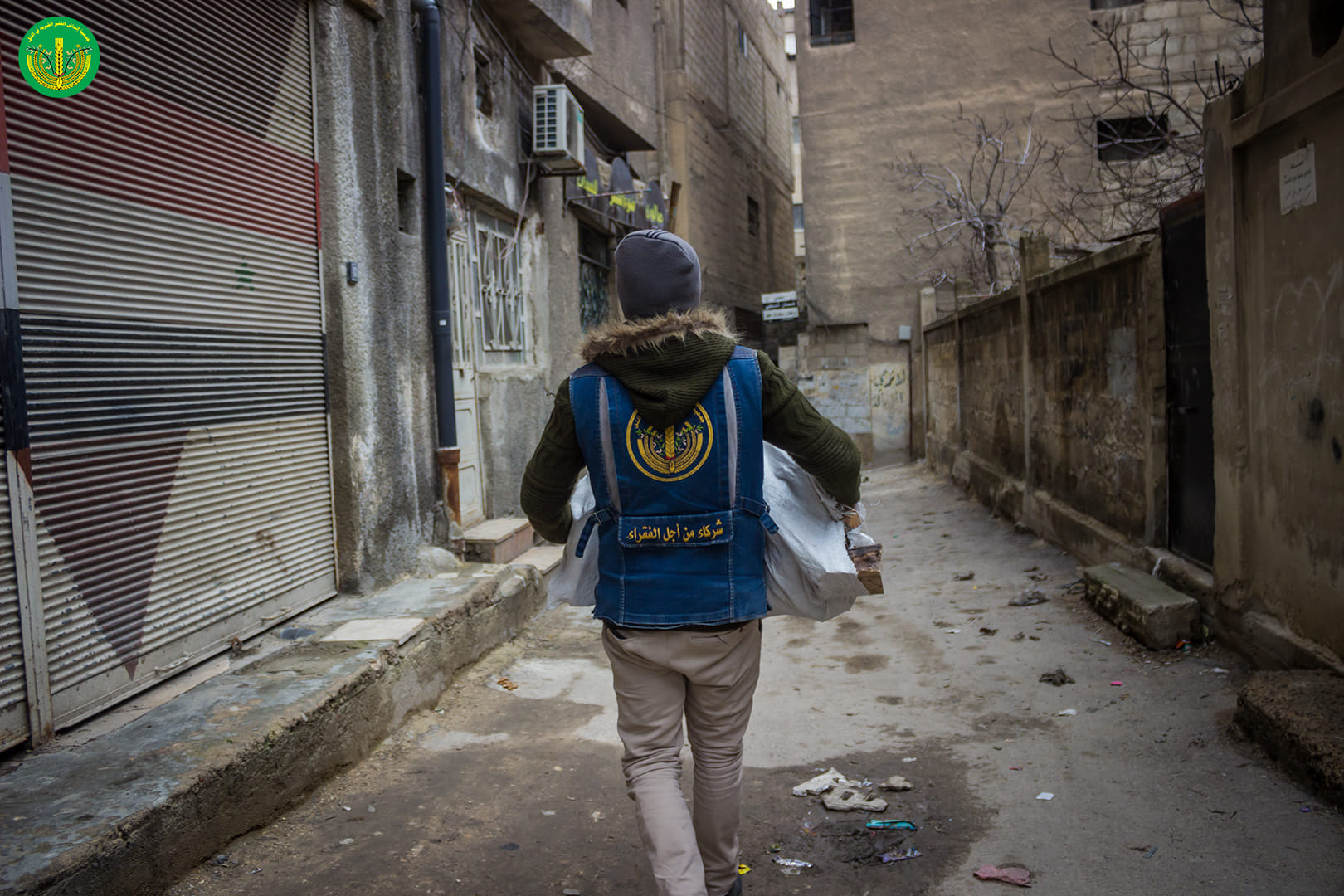 كخلية نحل نعمل بلا كلل ولا تعب في حلب